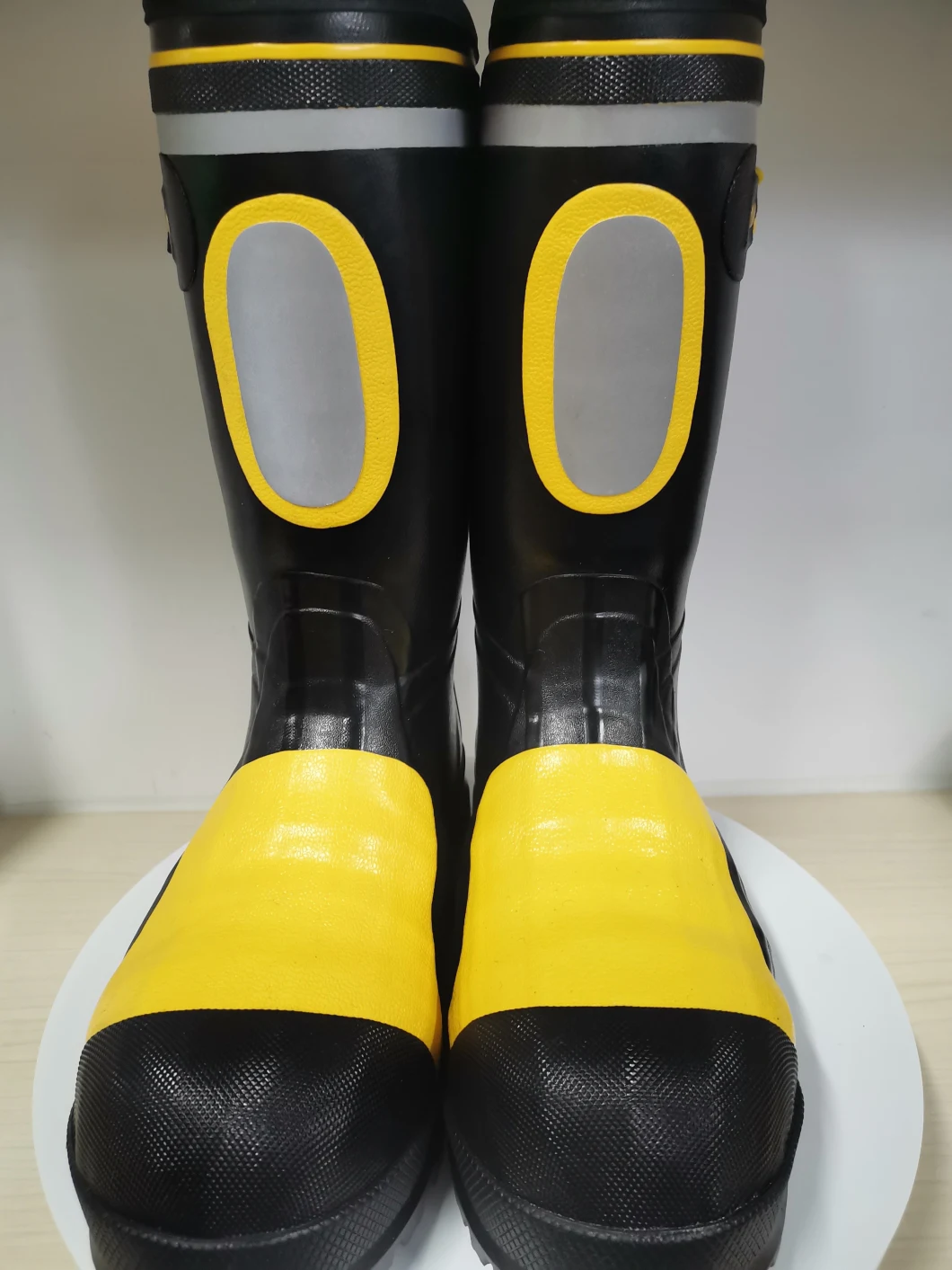 Rubber Metatarsal Protection Safety Shoes for Mining Industry and Firefighters